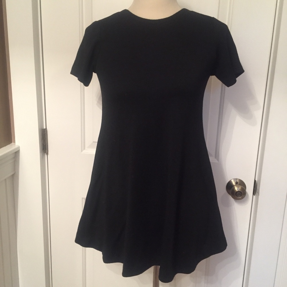 LISA PERRY TOP TUNIC BLACK WOOL TRAPEZE SHAPE Size 2